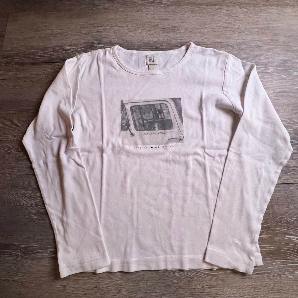 GAP Graphic Tee Women XS White Dog Truck Long Sleeve Original Classic USA Made